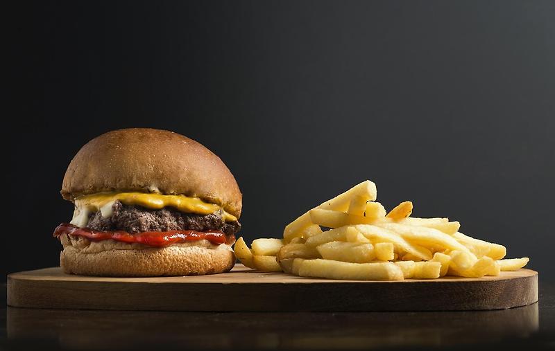 햄버거 운동에 도움이 되는 음식인가에 대한 오해와 진실
