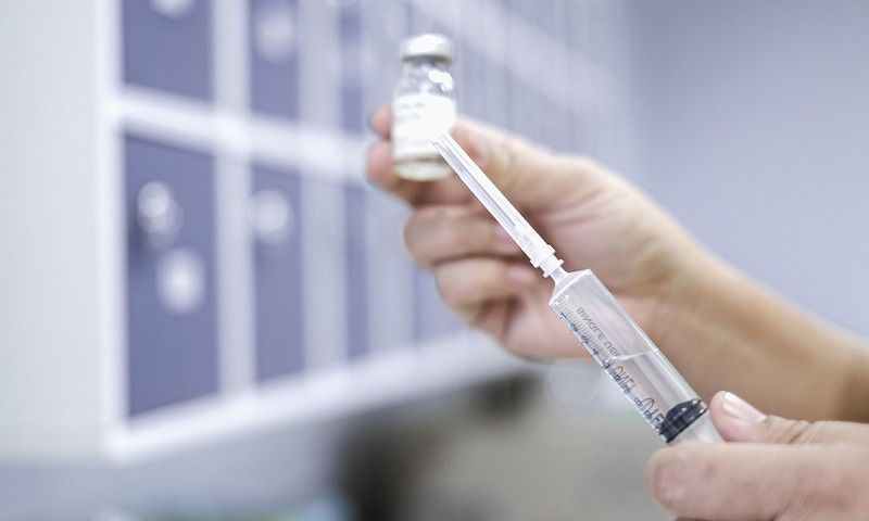 중국, 검증되지 않은 백신 접종 논란