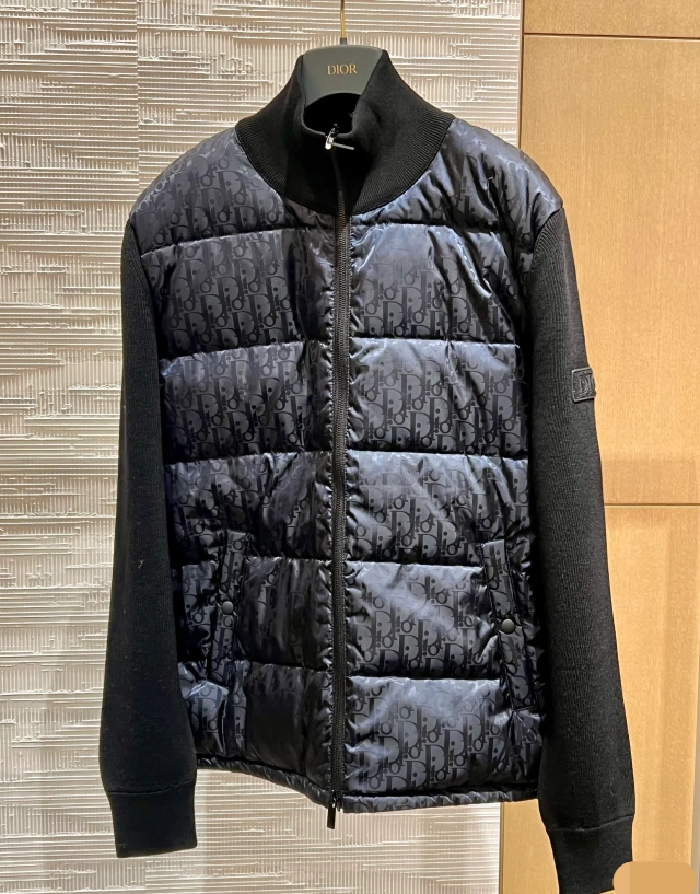 디올 오블리크 울 니트 다운 패딩 자켓 재킷 213M435AT373_C900 - 최신 디자인과 탁월한 품질로 유명한 제품 리밋플 review