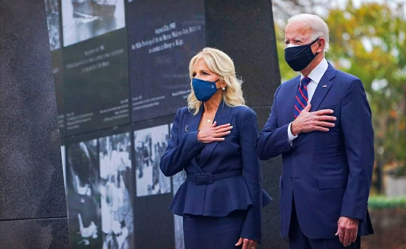 조 바이든, 한국전 참전기념비 헌화 