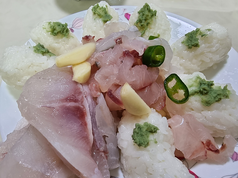 남은회스시요리 - 먹다남은 회는 초밥만들어먹기