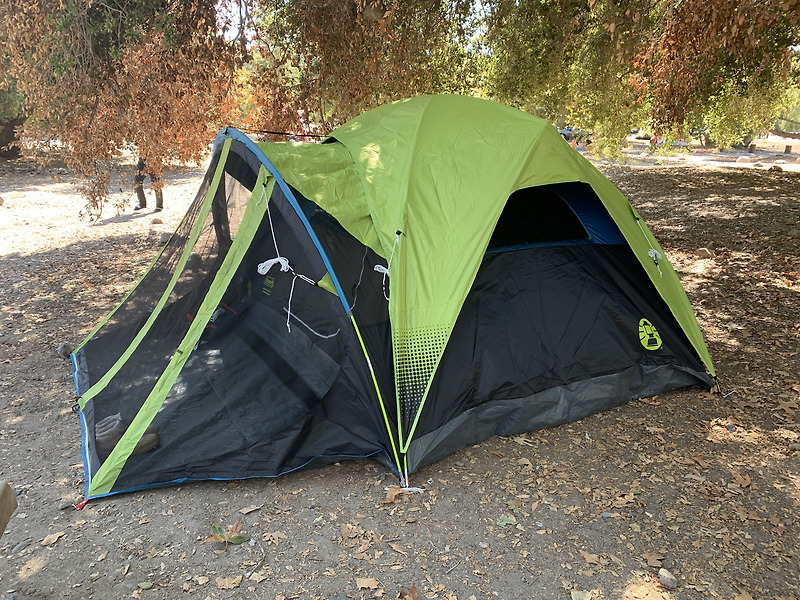 콜맨 4인용 텐트 다크룸 - Coleman Dome Tent for Camping