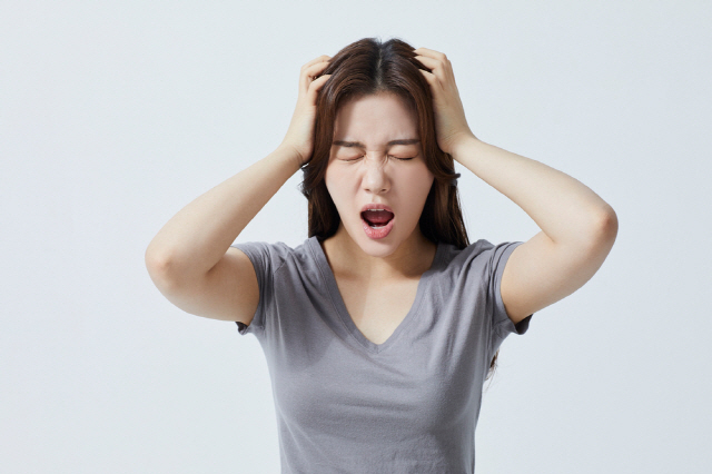 두통이 심할때 하면 좋은 지압 마사지 6가지 | 약없이 두통을 없앨수 있는 방법이 있다?(건강정보)