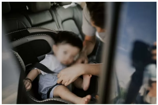 영하 5도 한파에 '시동 꺼진 차'안에 13개월 아기 방치한 비정한 아빠 체포