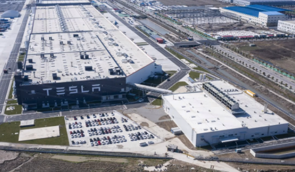 (미국 주식) 테슬라(Tesla: TSLA)가 상하이 공장 가동을 중단했다고 합니다.