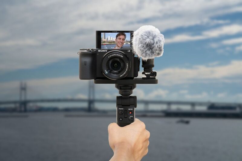 소니 유튜브를 쉽게 하는 무선카메라그립 출시 GP-VPT2BT