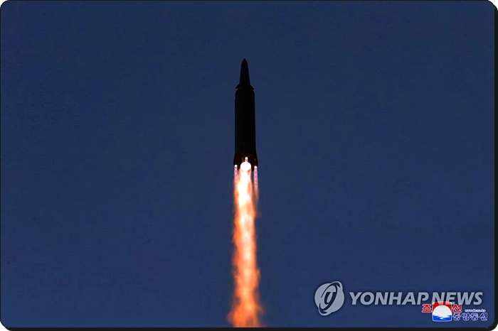 북한 극초음속 미사일 2번째 발사하다