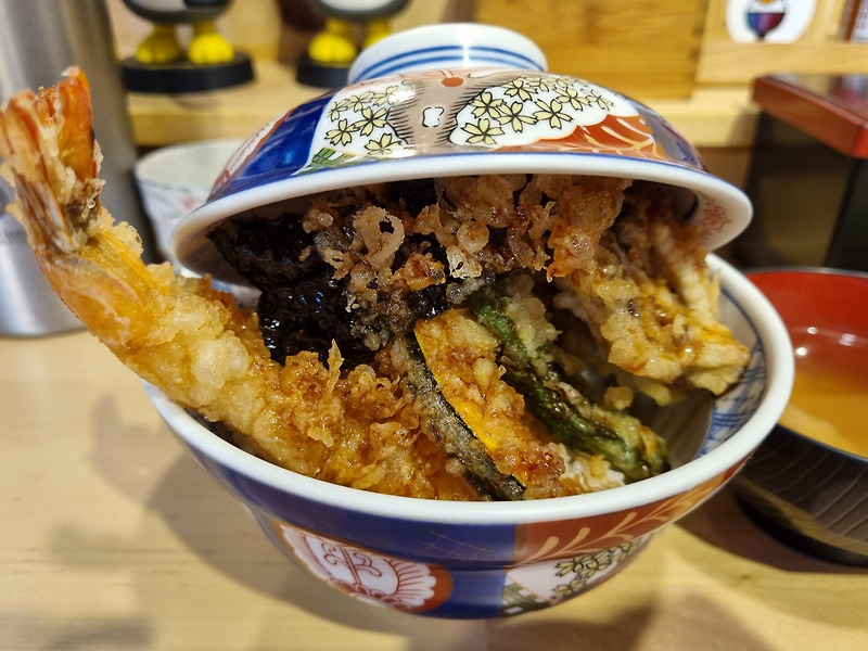 바삭한 일본식 튀김 덮밥이 유명한 숙대 텐동 맛집, 작은도쿄