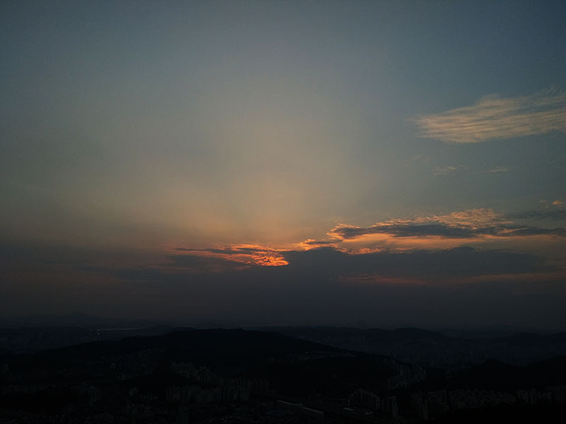 걷고 사랑하며 #237: 서쪽하늘 석양(Evening Sun)이 아름다운 인왕산(Inwangsan)
