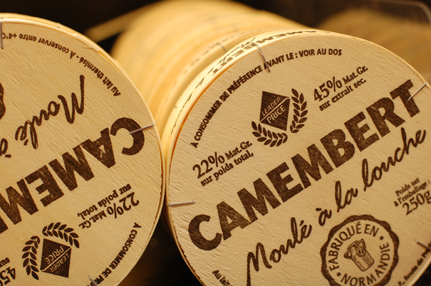 프랑스를 대표하는 치즈 중 하나이자 세계에서도 사랑받는 까망베르는 ?