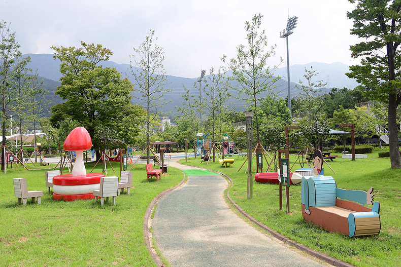 경남 양산에 의자공원이 생겼네 양산 수질정화공원