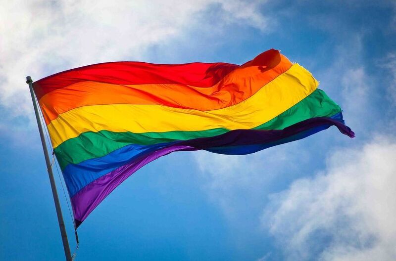LGBT의 상징 무지개 깃발, 누가 만들었을까?