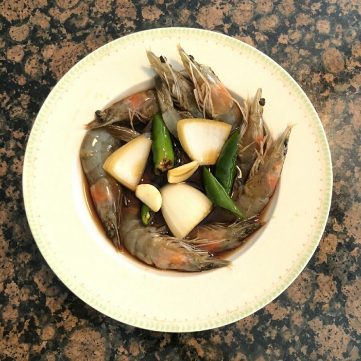 무더위로 없어진 입맛을 살리기 위한 집밥 요리 - 간장 새우