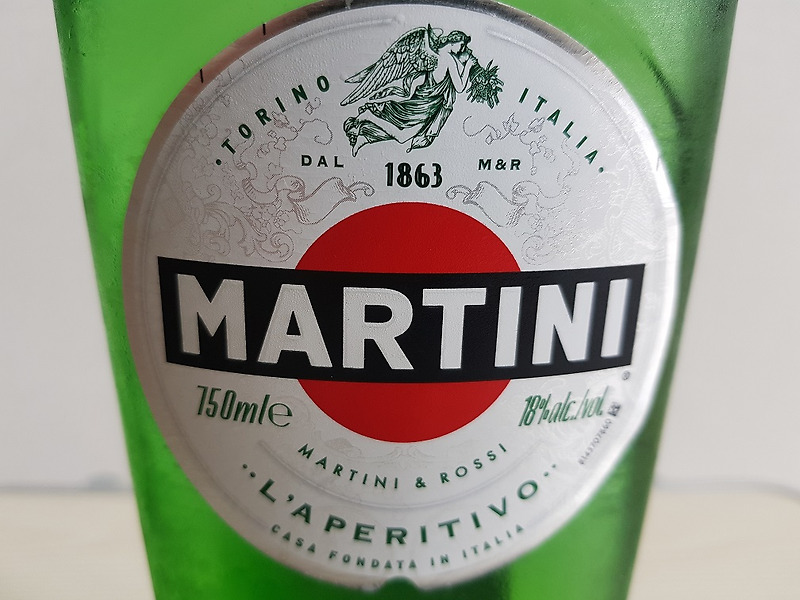 칵테일의 기본, 칵테일의 왕 마티니에 꼭 필요한 베르무트(vermouth) MARTINI EXTRA DRY