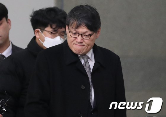 검찰 인사로 정권수사팀 해체…이광철 기소 의견 또 묵살되나