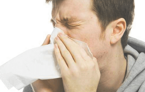 재채기, 콧물 등을 유발하는 알레르기 비염 원인과 치료 관리법