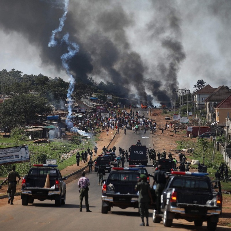 나이지리아 군, 실탄 발사에 시위대 사망자 발생