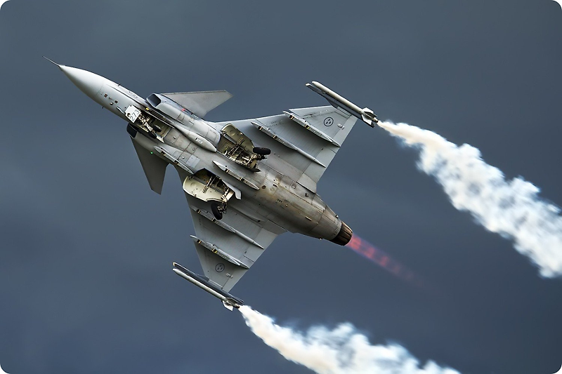 우크라이나 공군에는 F-16 보다 JAS-39 Gripen? - 2023.05.26