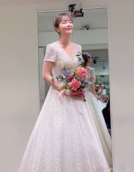 홍진영 웨딩드레스 (+결혼생각)