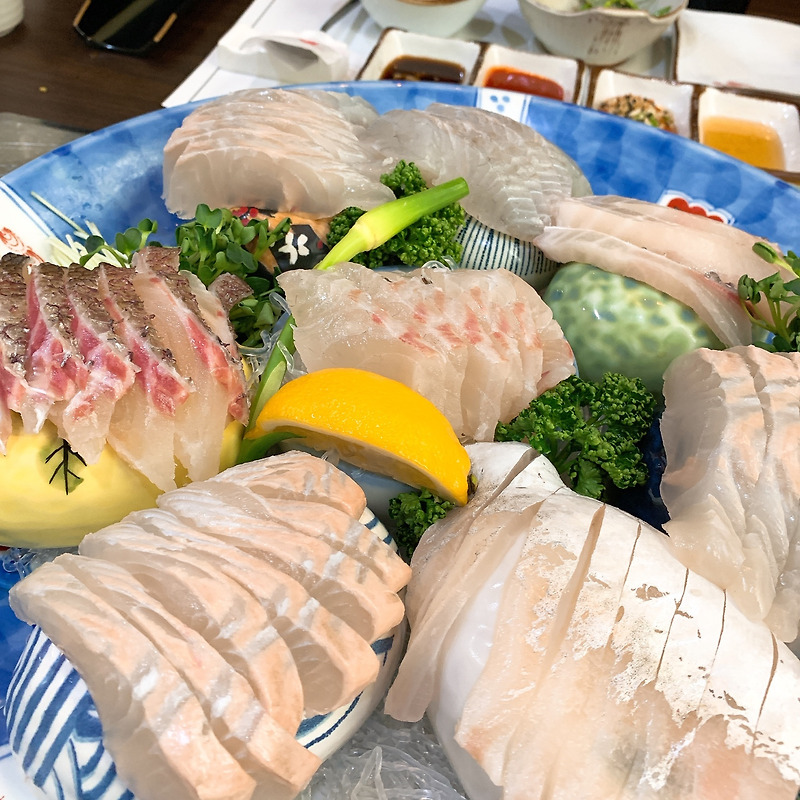 [충주 일식 맛집] 'The 魚 (더어)' 고급 일식 코스 요리  사시미, 복어 요리, 낙지 육회?