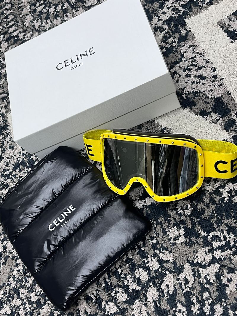 셀린느의 로고 스트랩 스키 마스크 고글 선글라스 0400014899753은 겨울 스포츠를 즐기는 분들에게 인기 있는 제품입니다.