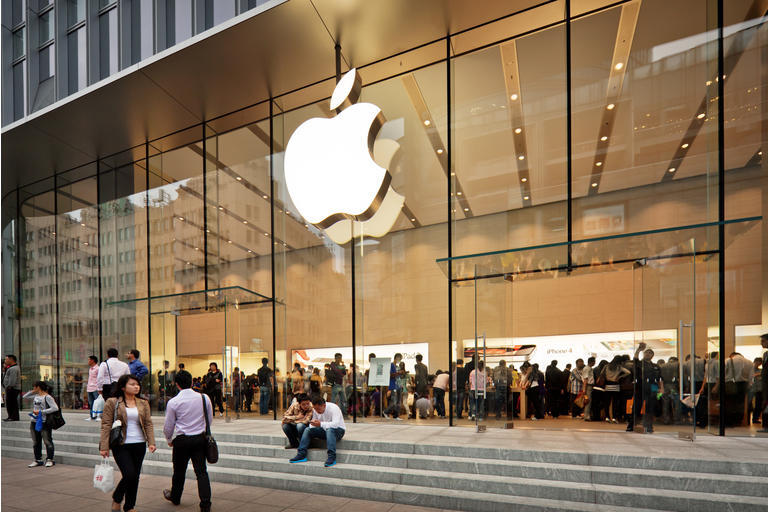 Apple Inc.: 잡스 시대 vs. 쿡스 시대