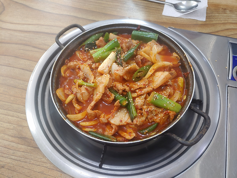 인천 중구청 백반맛집 토담골 제육쌈밥 후기