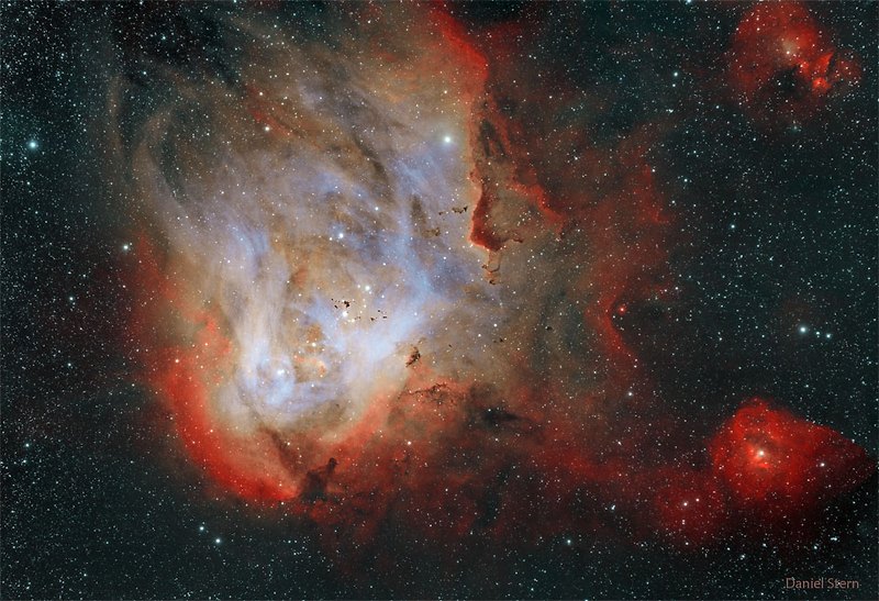 [NASA 오늘의 사진] IC 2944: The Running Chicken Nebula