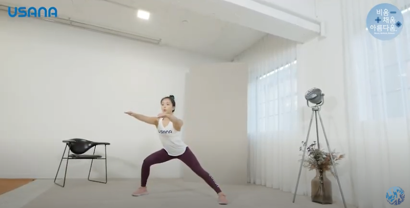 동영상) 유사나와 함께하는 민유라 홈트레이닝 - 사이드스쿼트(Side Squat)