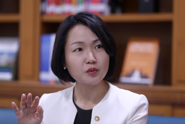 홍정민 국회의원 프로필