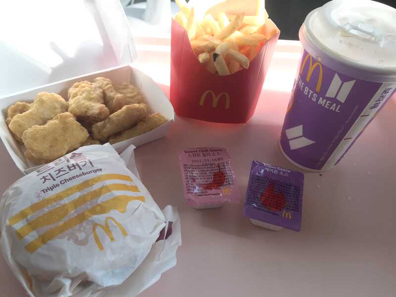 맥도날드 방탄소년단 세트 BTS Meal 구입후기 - THE BTS 세트 가격, 맥도날드 어플 쿠폰 할인 받는 법