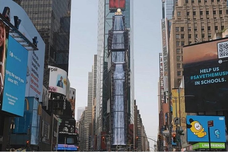 뉴욕 한복판에 초대형 파도를 쏟운 삼성전자