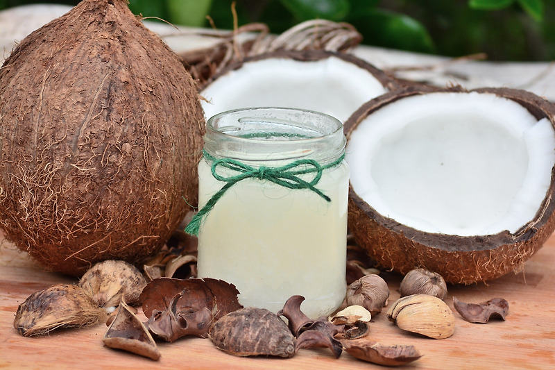 코코넛오일의 성분, 효능, 사용법 및 주의사항