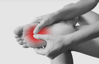발바닥 통증 원인 / 발바닥 통증 치료 - 족저근막염에 대해 알아보자