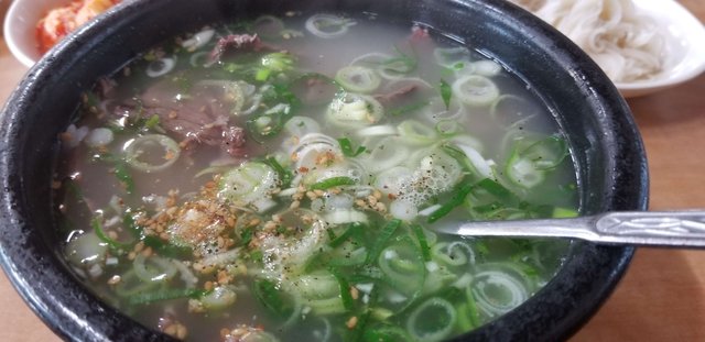 [경남-밀양] 소뼈로 우려된 돼지국밥 수요미식회에 나온 - 동부식육식당