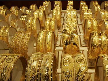 (금 투자) 중국 밀레니엄 세대들의 금 수요가 늘어나고 있다고 합니다.