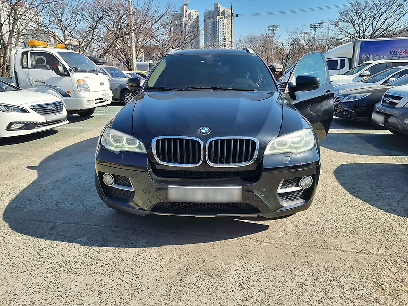 BMW X6 2013년식 1600만원 판매합니다. (이것은 수출하는 차량입니다.)
