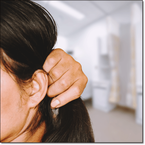 한쪽 귀 먹먹 귀통증 발생 원인 및 증상과 치료