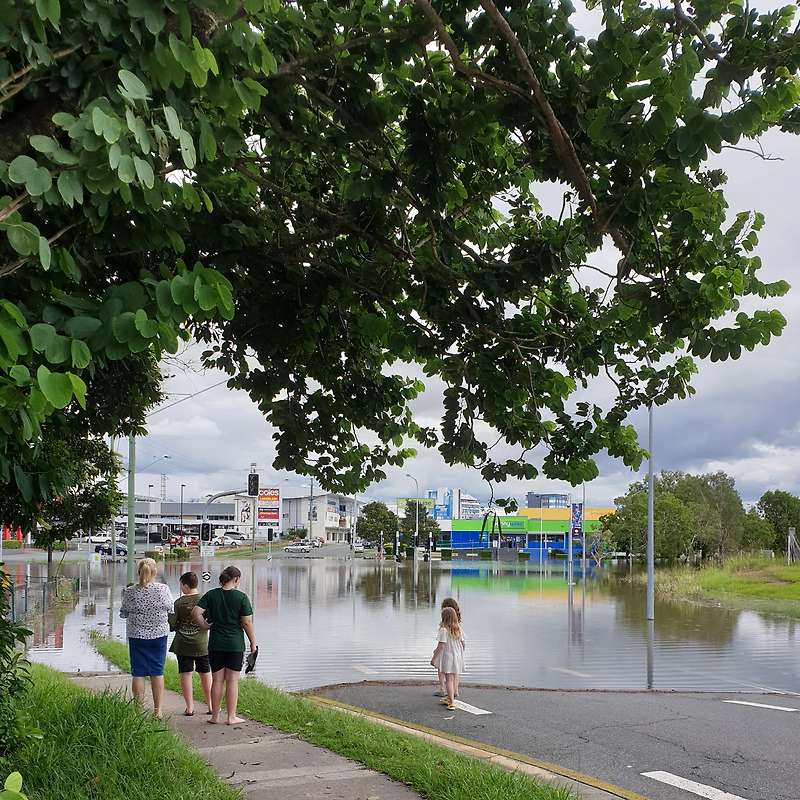 2022 호주 브리즈번 홍수, 끊임없이 내리는 비