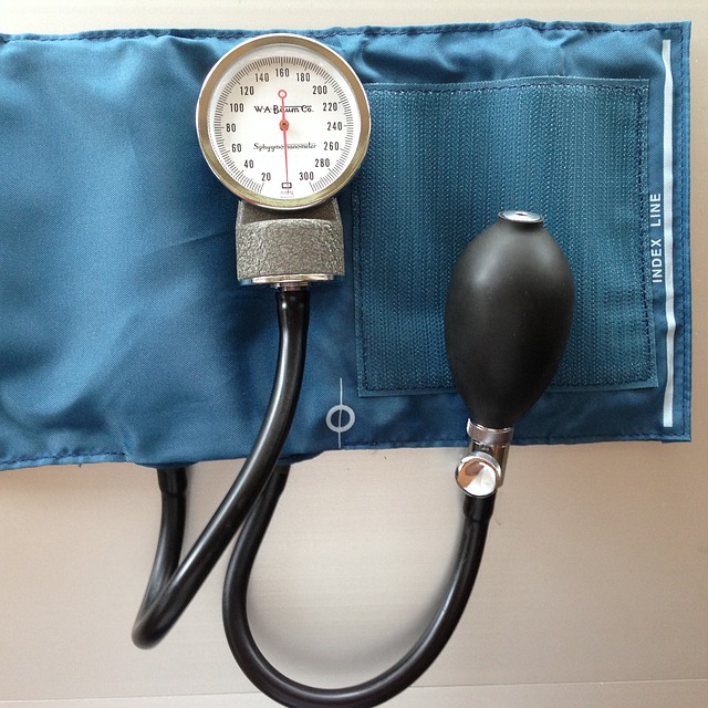 고혈압 : 증상과 원인, 낮추는 방법