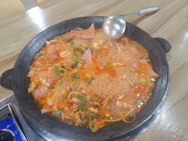 부평시장역맛집 솔밭정 부대찌개 혼밥 점심 리뷰