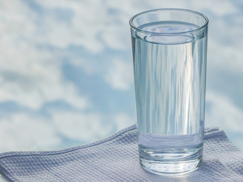 아침에 마시는 물 한 컵의 효능