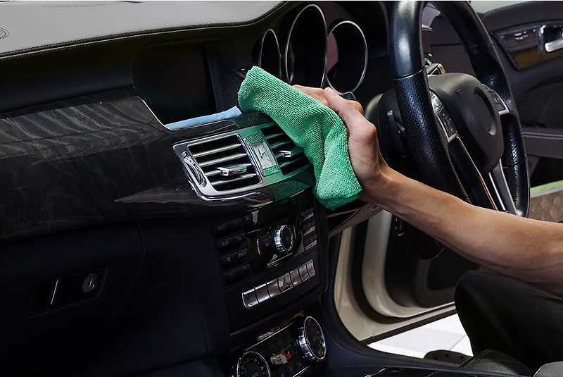 자동차 청소 팁: 자동차 내부를 청소하는 방법?