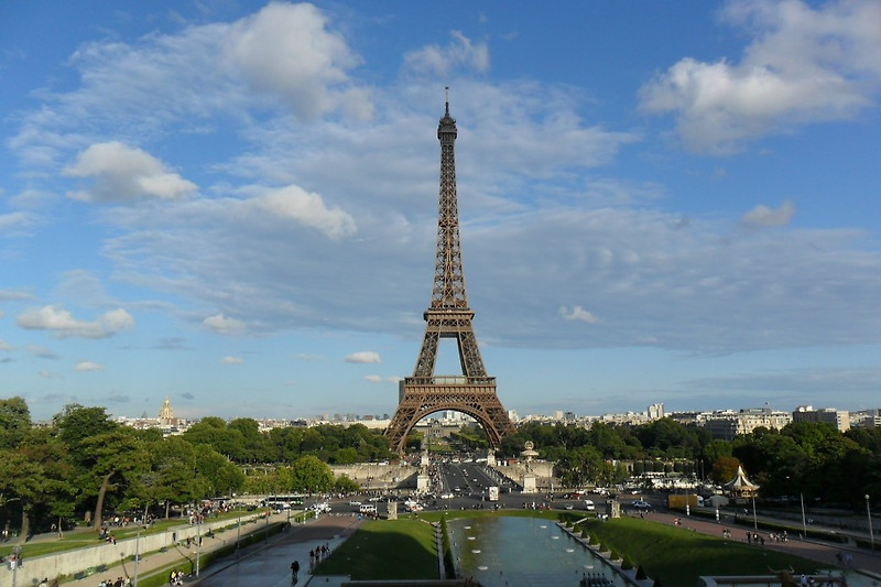 에펠탑 효과 - Eiffel Tower Effect 연애를 성공시킬 수도 있는 간단한 효과