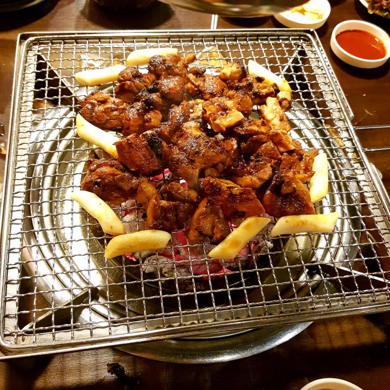[맛집탐방] 대구 <밤새우는닭> 본점 닭을 숯불에 구워먹는 곳 !! :: 북구 서변동c