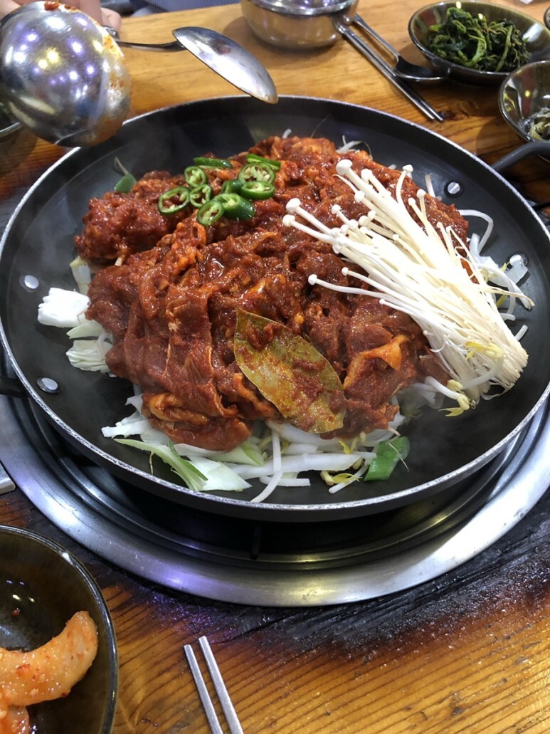전농동 쌈밥 맛집, 쌈밥으로 굉장히 유명한! '강박사 돌솥 쌈밥 생삼겹살' 리뷰