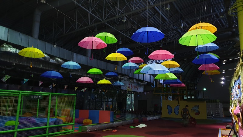 서울대공원 [과천키즈카페 기린나라] 공중 우산 설치