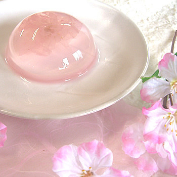 일본에서 만든 특산물 간식 투명한 물주머니 떡(물방울 떡) 미즈신겐모찌에 대해서 알아보자