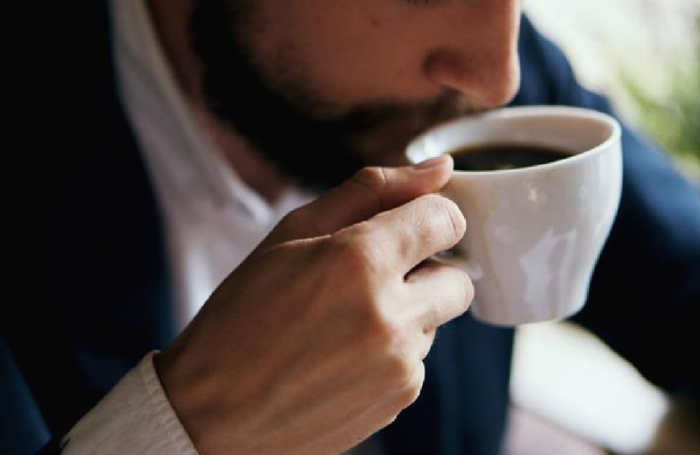 매일 커피 마시면 뇌가 쪼그라든다는 연구 결과가 나왔다?