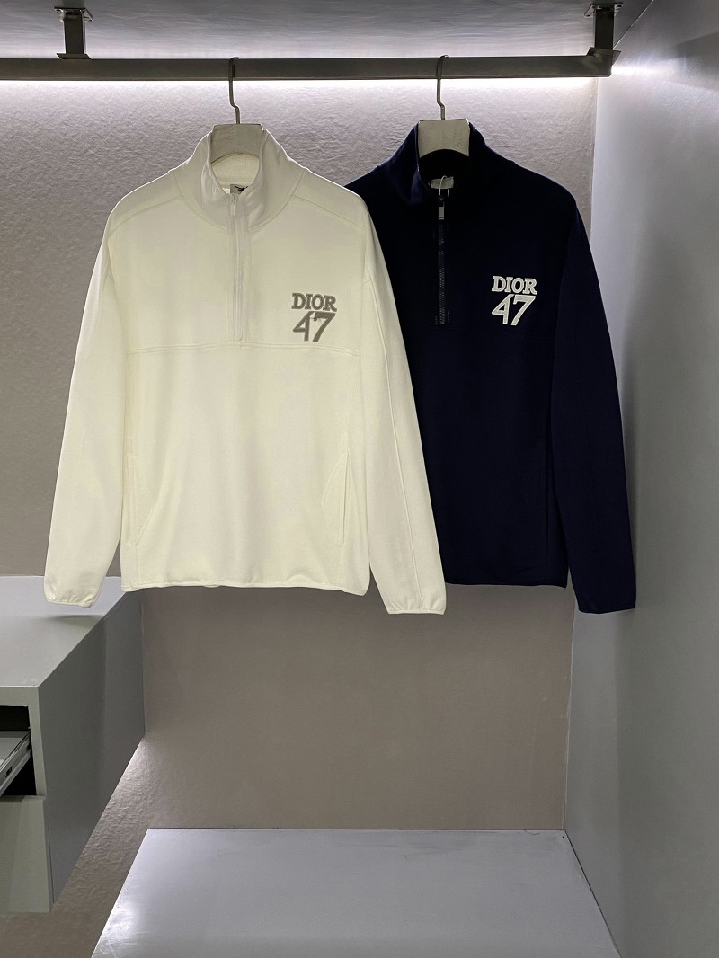디올 레귤러 핏 스탠드 칼라 플리스 스웨터 맨투맨 티셔츠 413J434A0879_C088 / 413J434A0879_C584은 스타일과 편안함을 동시에 갖춘 제품입니다